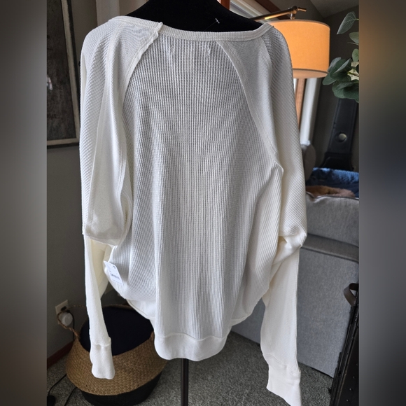 Free People Santa Clara Long Sleeve Thermal Top Women's Size Med NWT - Picture 4 of 11